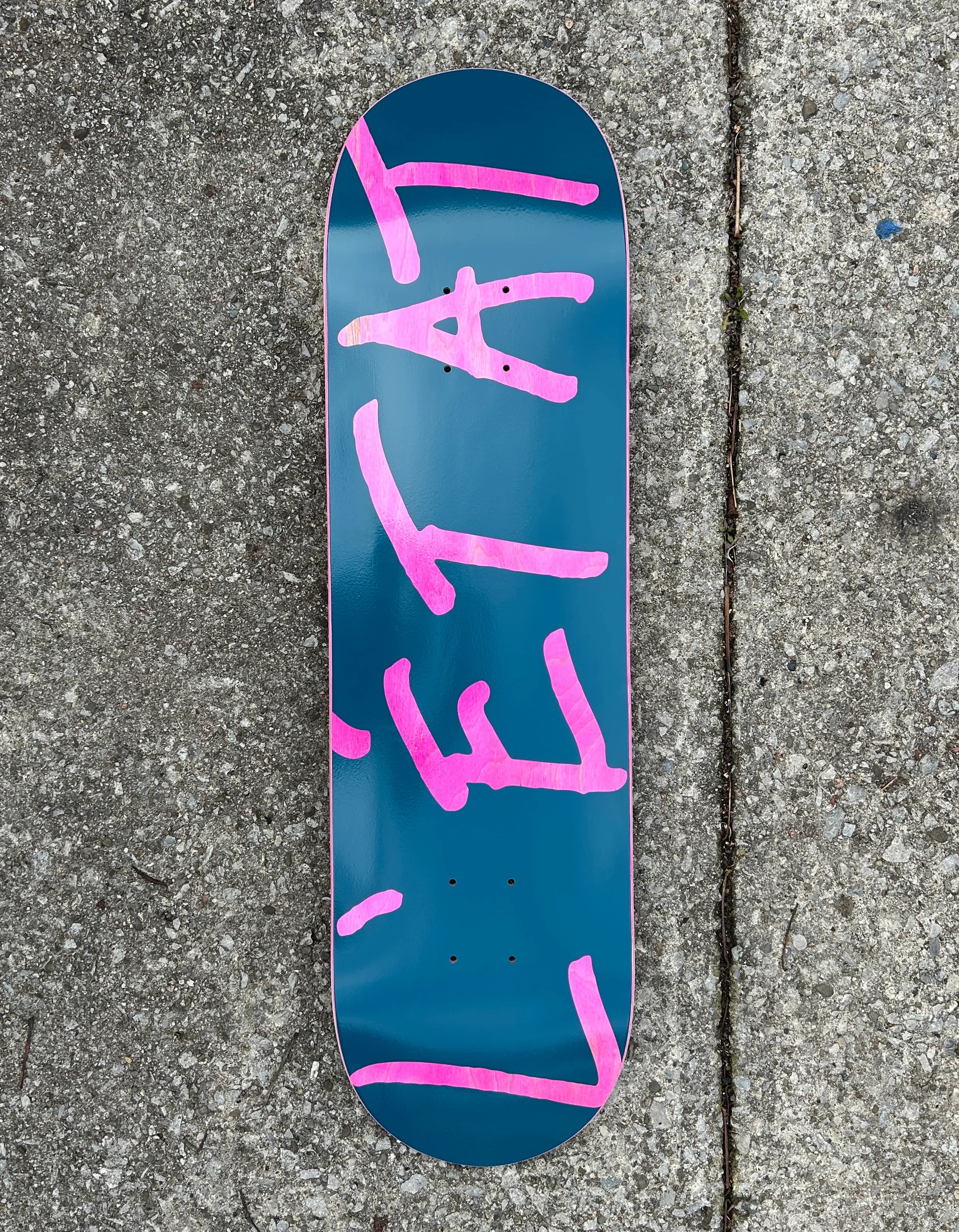 L' État Team Script 8.5 Quebec Shape Deck