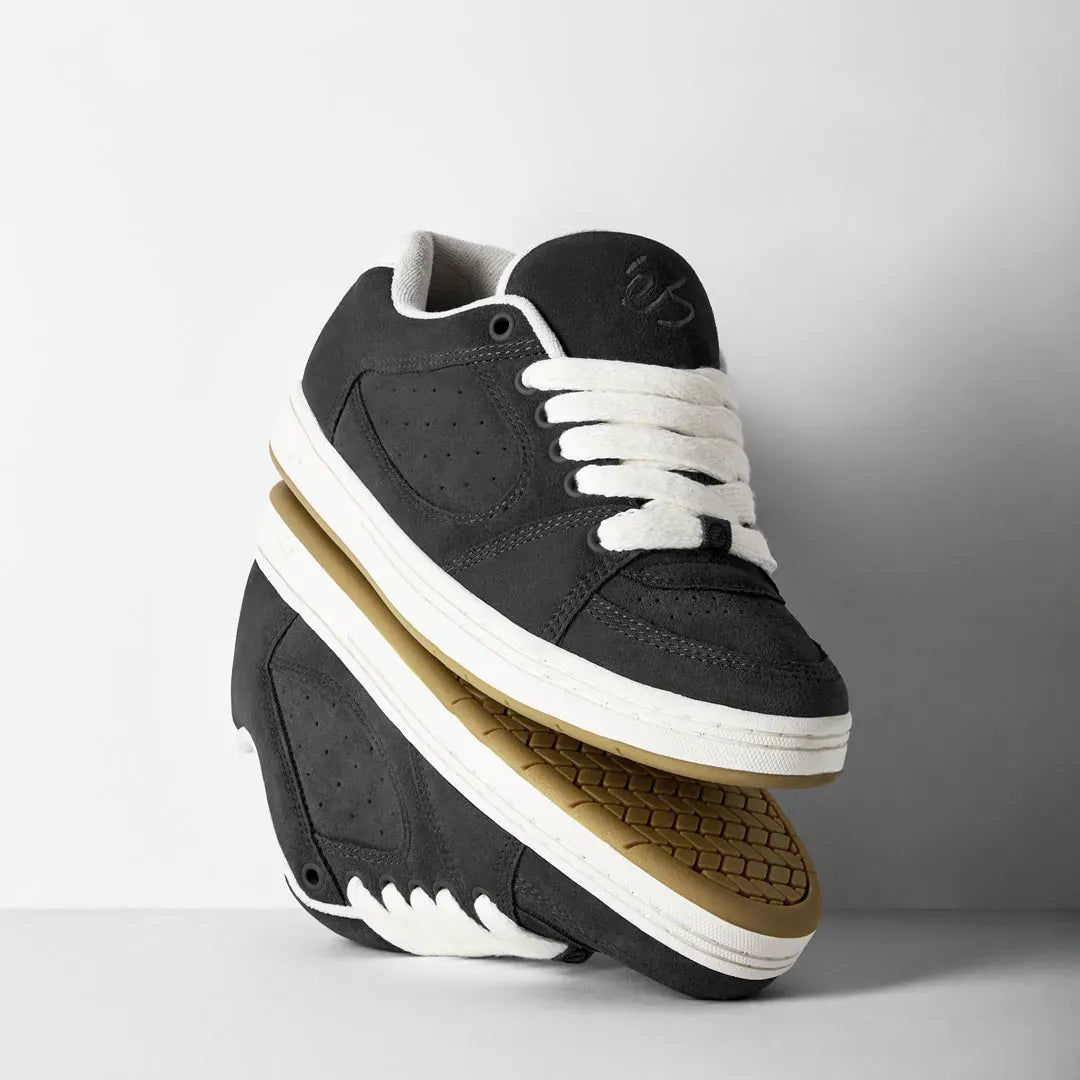 És Accel